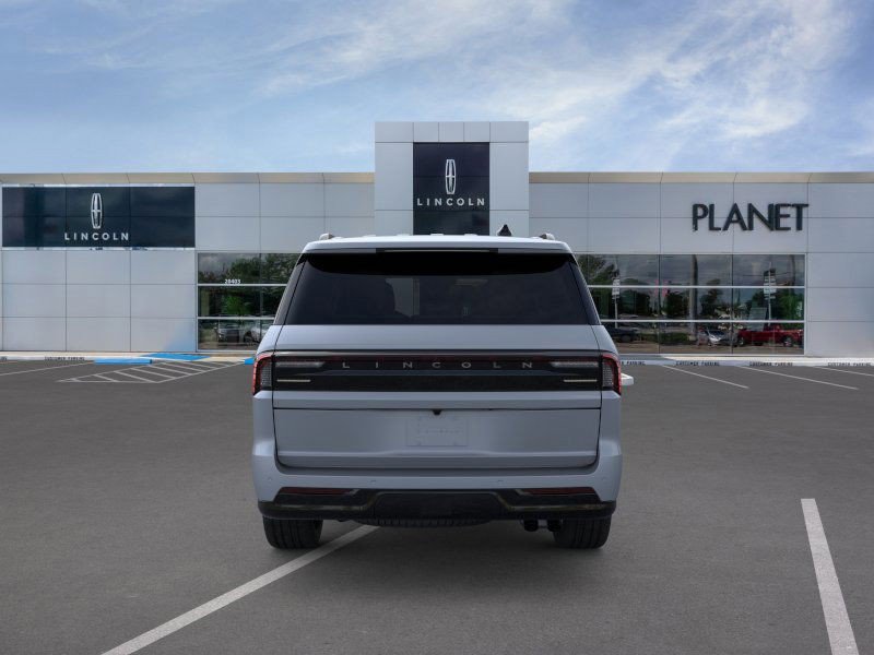 New 2025 Lincoln Navigator Reserve w/ Jet Appearance Package image 5