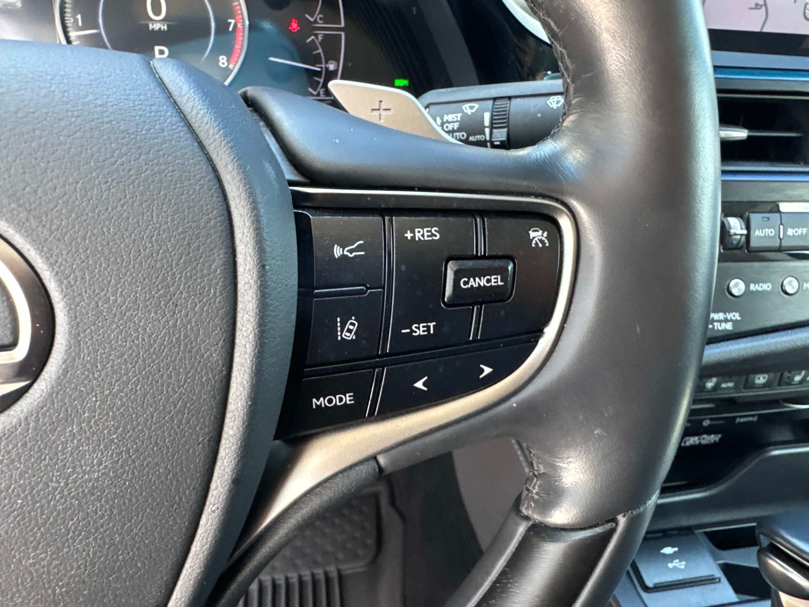 Certified 2022 Lexus ES 350 Ultra Luxury w/ Accessory Package 2 FWD image 27