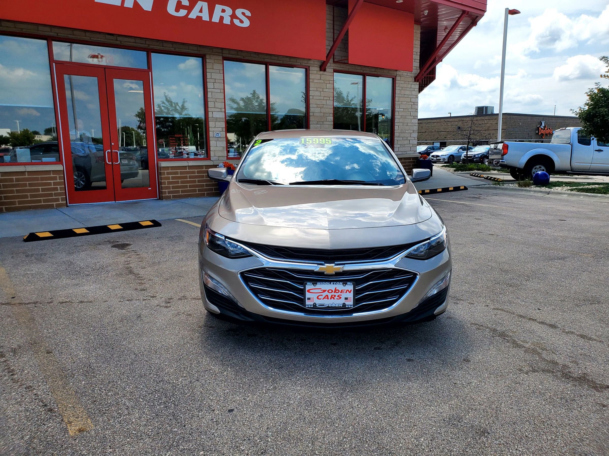 Used 2023 Chevrolet Malibu LT image 2