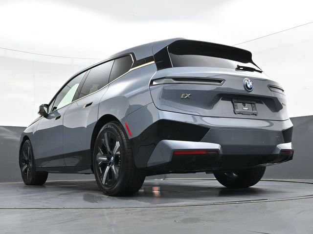 Used 2023 BMW iX xDrive50 w/ Premium Package AWD/4WD image 38