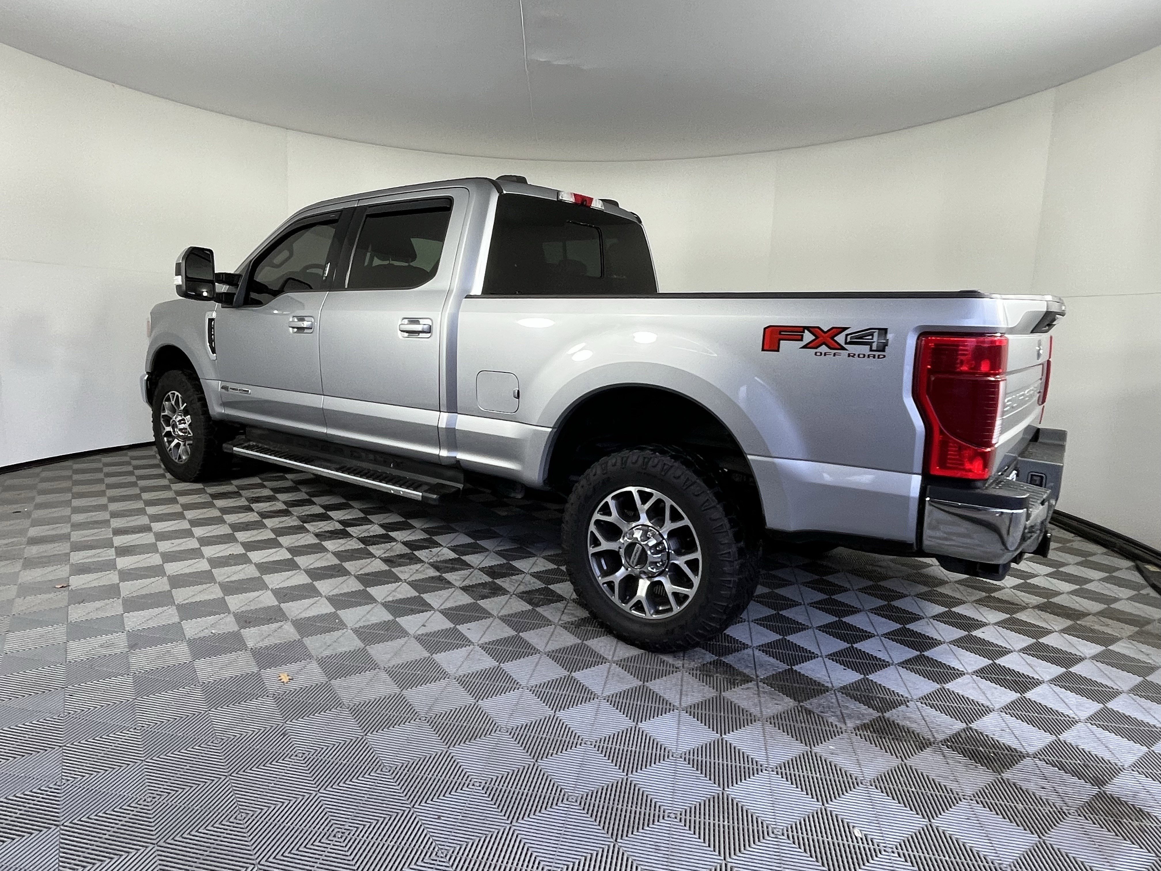 Used 2020 Ford F250 Lariat image 3