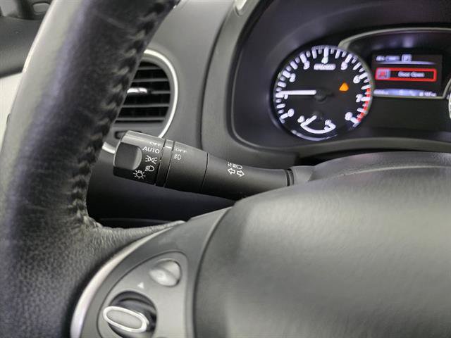 Used 2018 Nissan Pathfinder Platinum AWD/4WD image 38