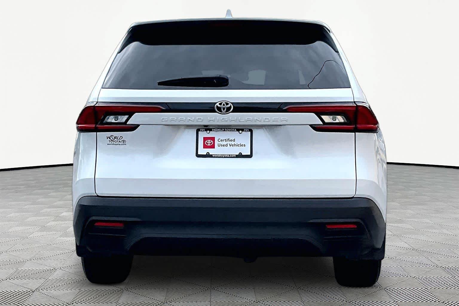 Certified 2025 Toyota Grand Highlander FWD image 5