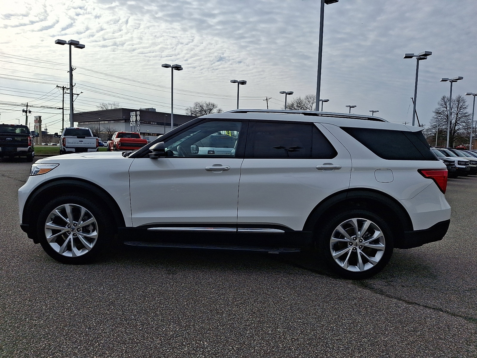 Certified 2023 Ford Explorer Platinum w/ Technology Package image 6