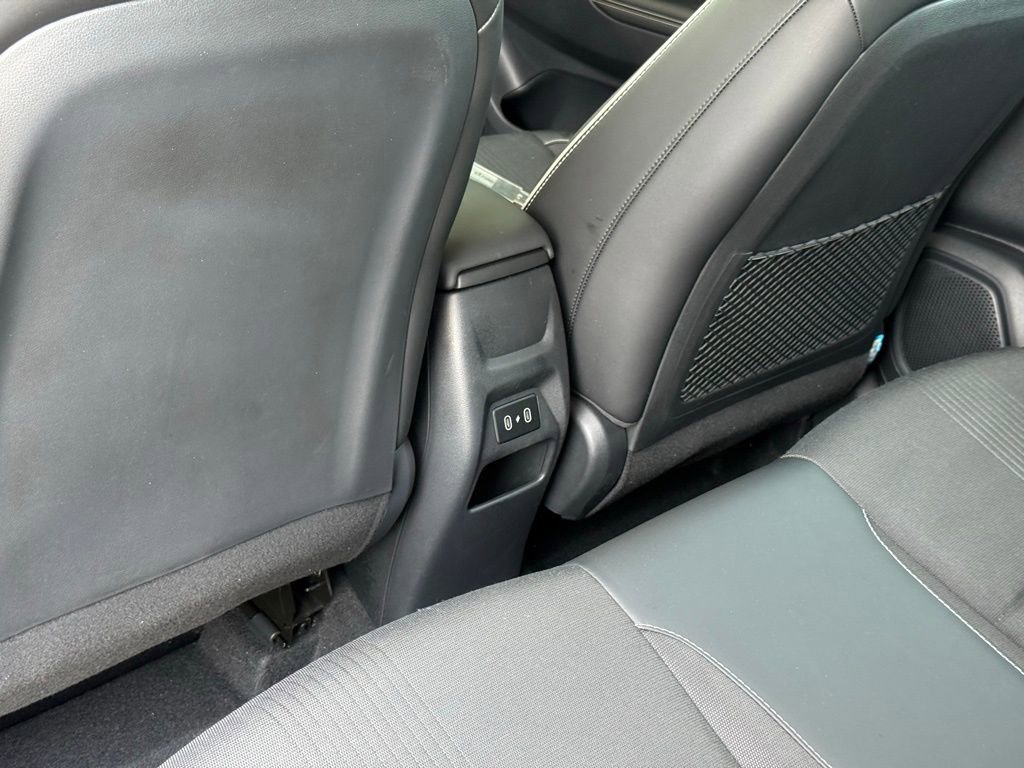 Used 2024 Hyundai Venue Limited FWD image 23