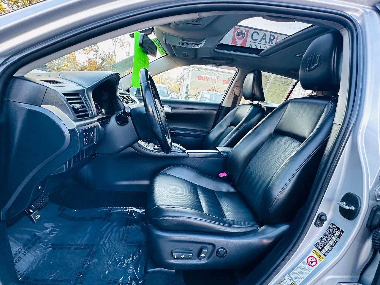 Used 2011 Lexus CT 200h Premium image 13