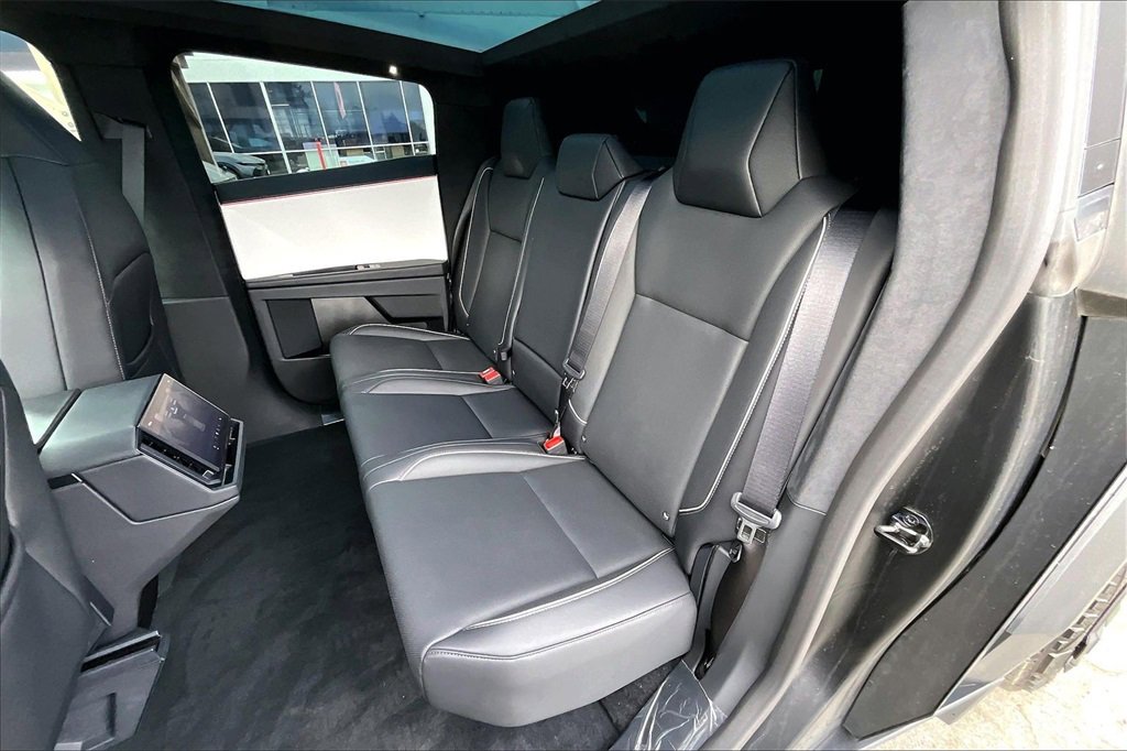 Used 2024 Tesla Cybertruck AWD Crew Cab image 22