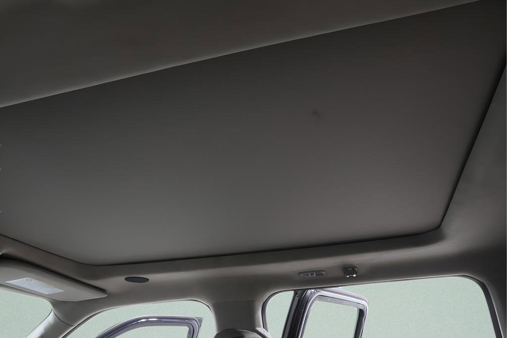 Used 2025 Ford F250 Platinum w/ Platinum Plus Package image 10