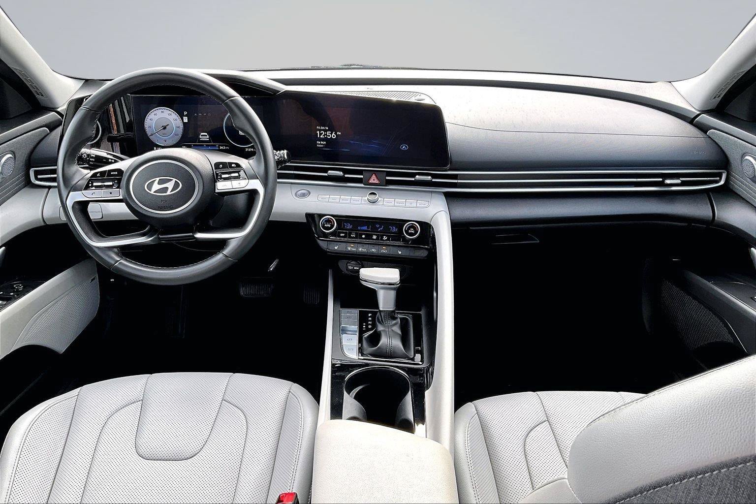 Used 2025 Hyundai Elantra Limited FWD image 31