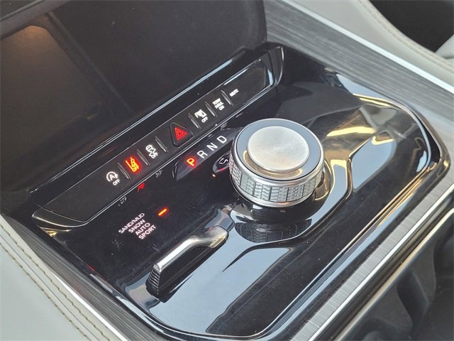 Used 2024 Jeep Wagoneer Series II w/ Flexible Seating Group image 12