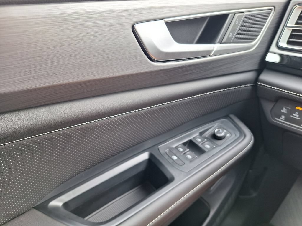 New 2026 Volkswagen Atlas Cross Sport SE FWD image 22