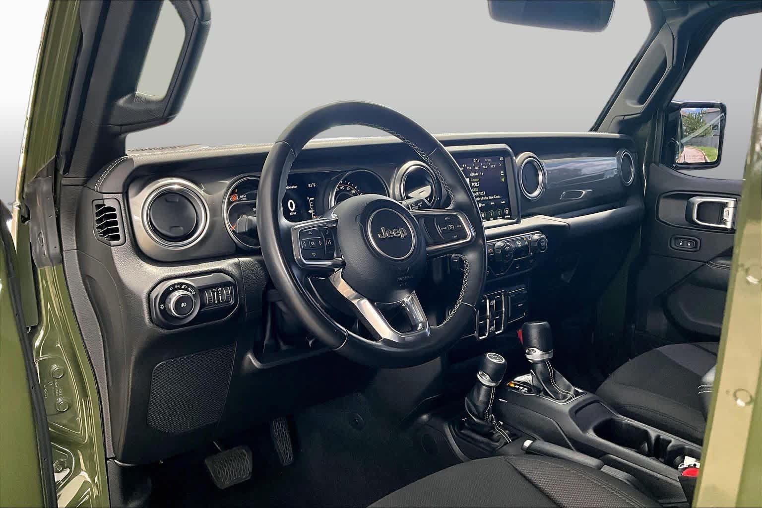 Used 2022 Jeep Wrangler Unlimited Sahara AWD/4WD image 17