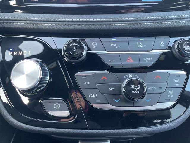 New 2026 Chrysler Pacifica Select image 30