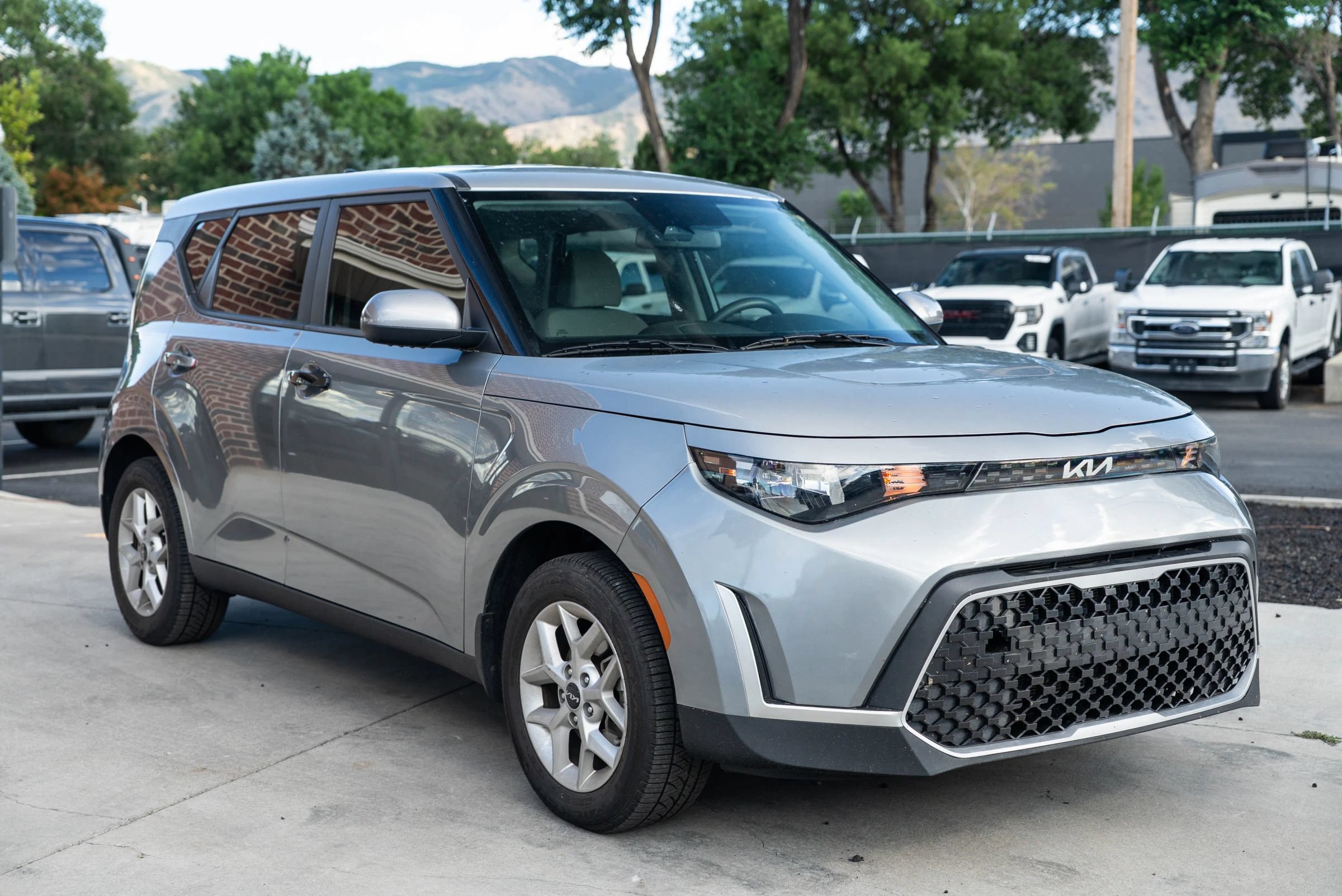 Used 2023 Kia Soul LX w/ Option Group 015 FWD image 9