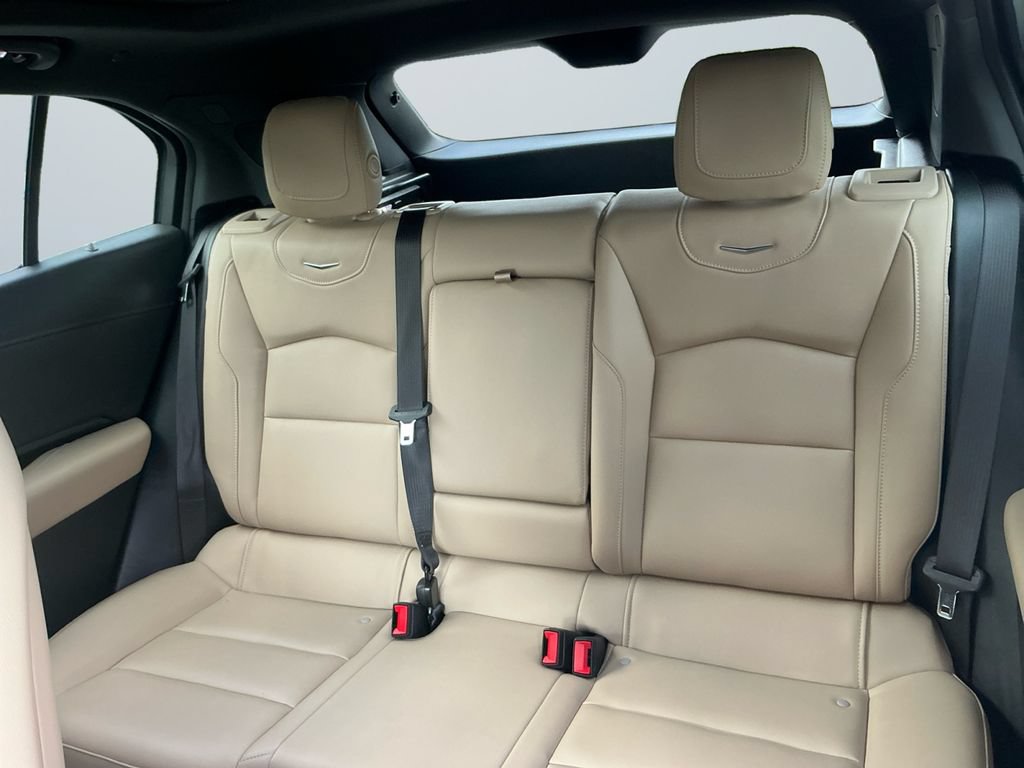 Used 2024 Cadillac XT4 Luxury w/ Cold Weather Package FWD image 14