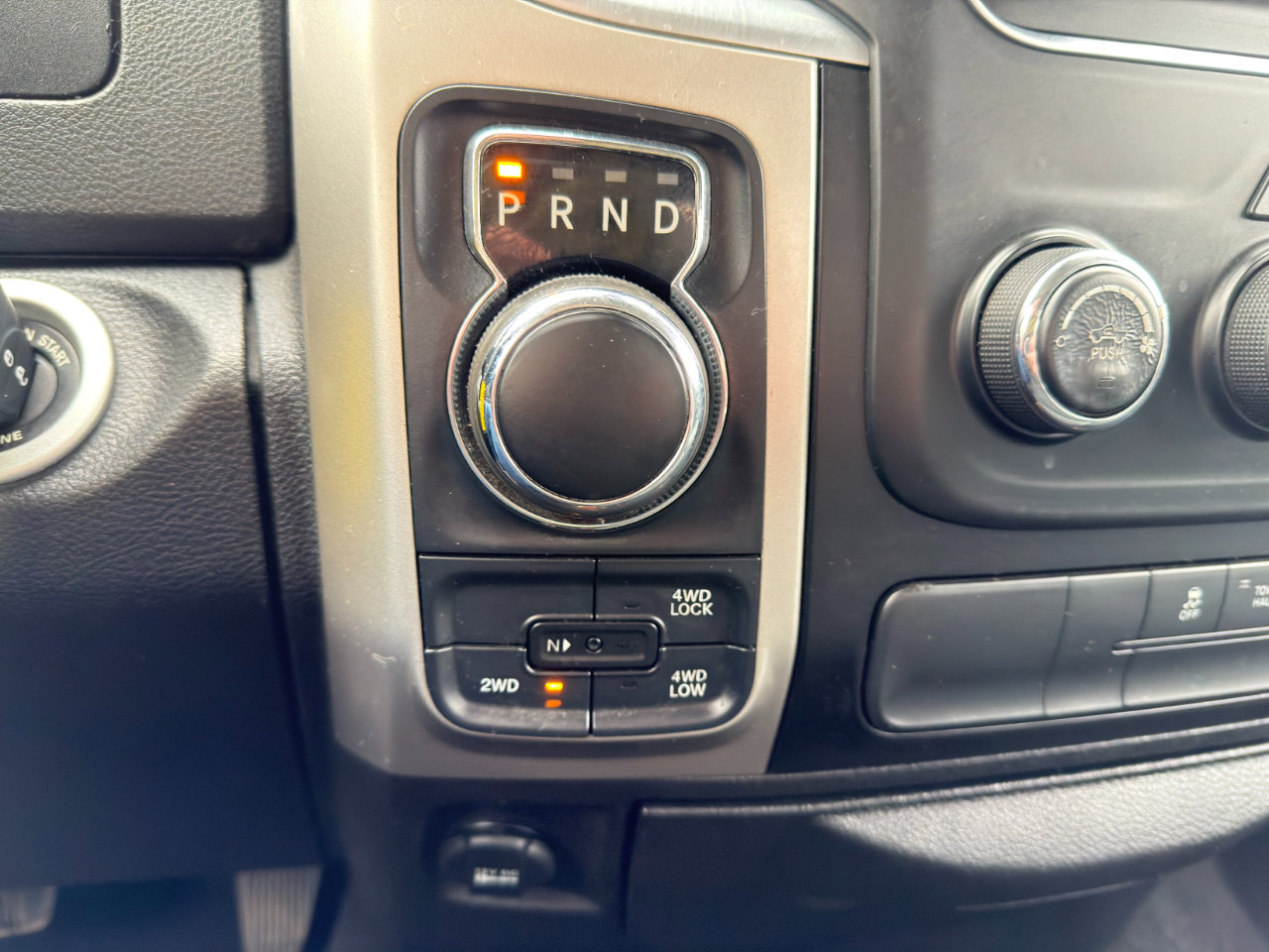 Used 2020 RAM 1500 Classic SLT image 40