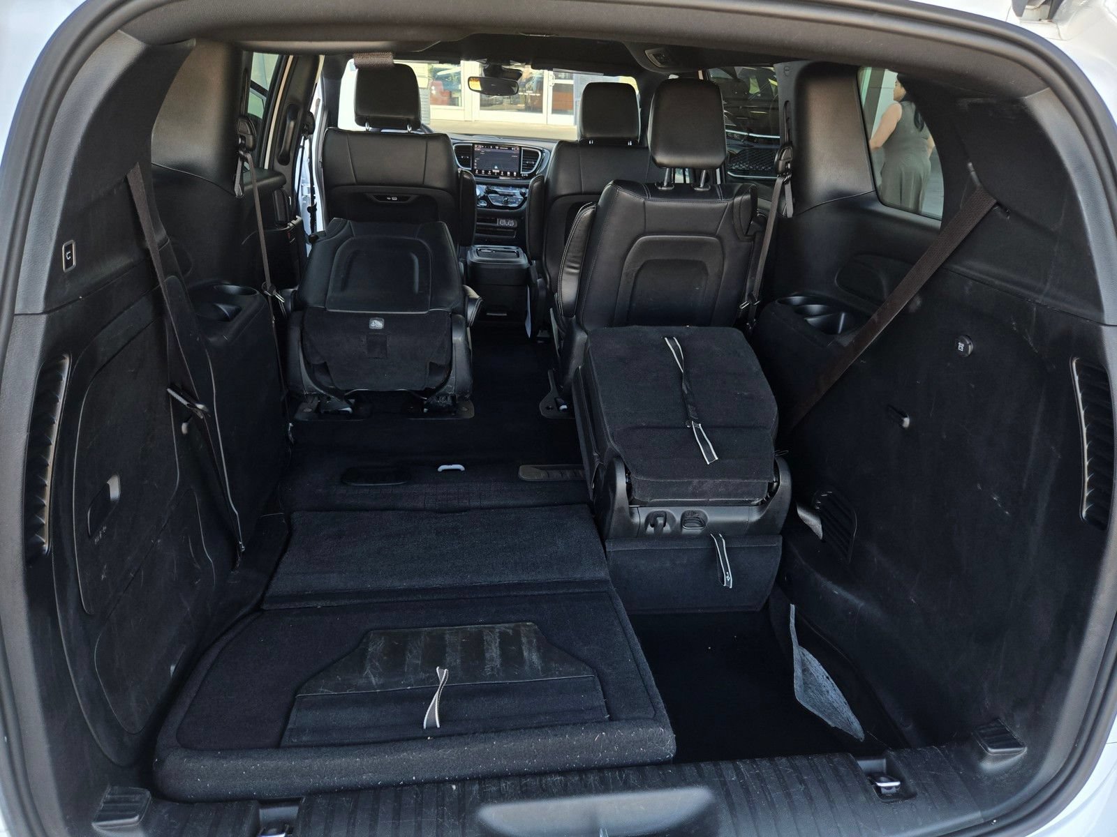 Used 2024 Chrysler Pacifica Limited FWD image 24