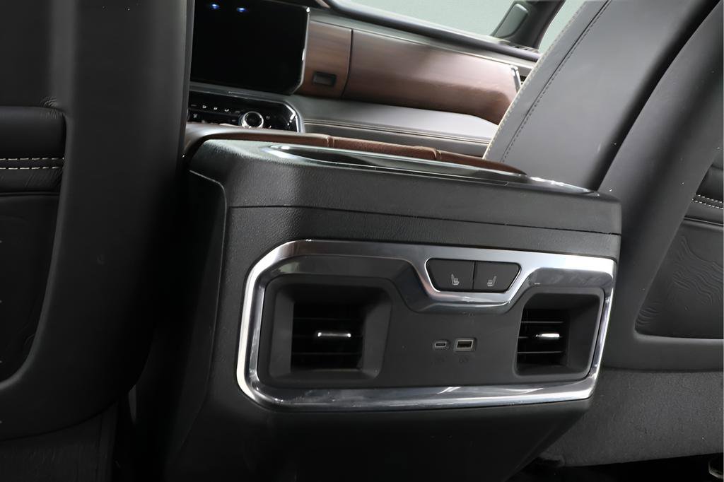 Used 2024 GMC Sierra 3500 Denali Ultimate AWD/4WD image 22