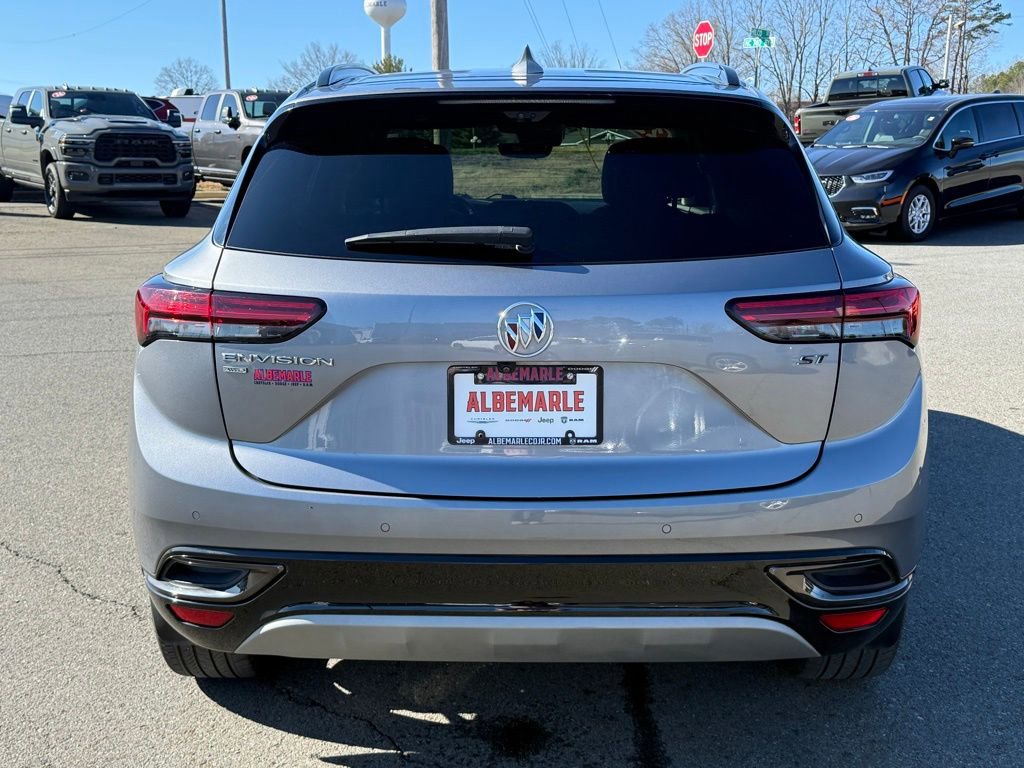 Used 2022 Buick Envision Essence w/ Technology Package II AWD/4WD image 4