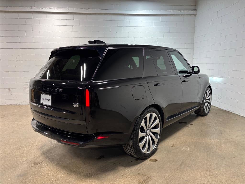 Used 2023 Land Rover Range Rover SE image 6