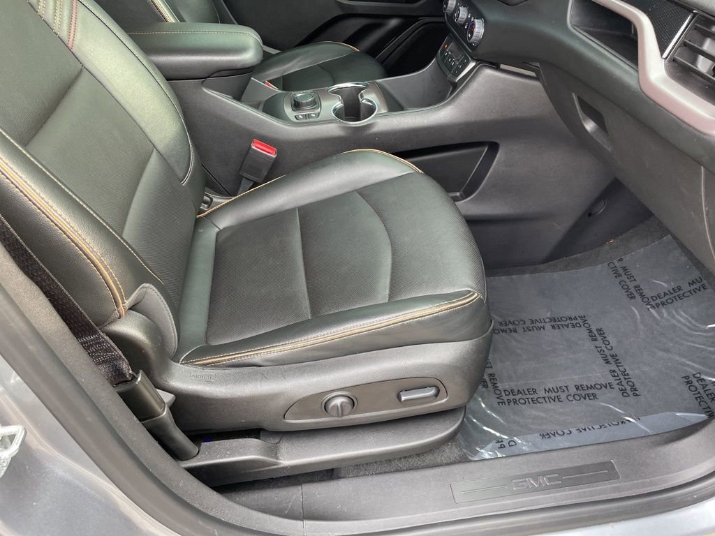 Used 2023 GMC Terrain AT4 image 28