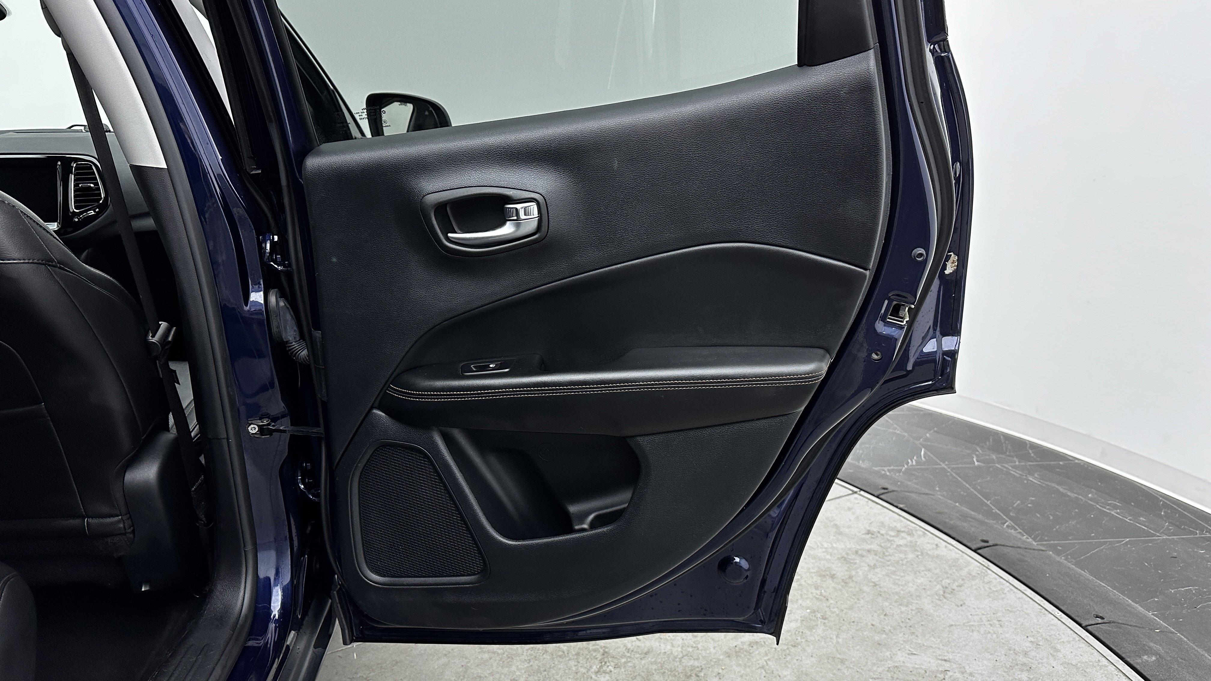 Used 2021 Jeep Compass Limited image 30