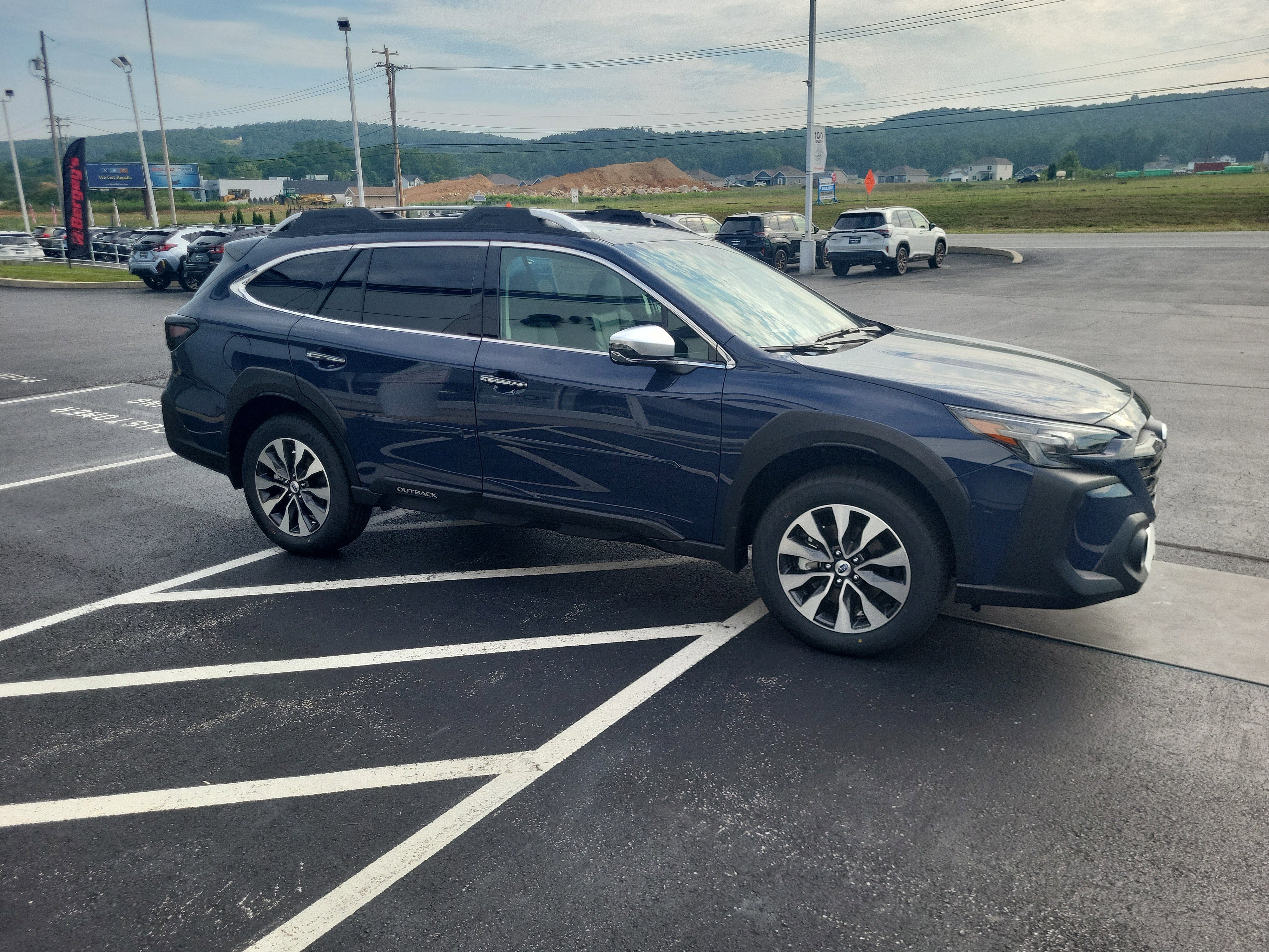 New 2025 Subaru Outback Touring image 5