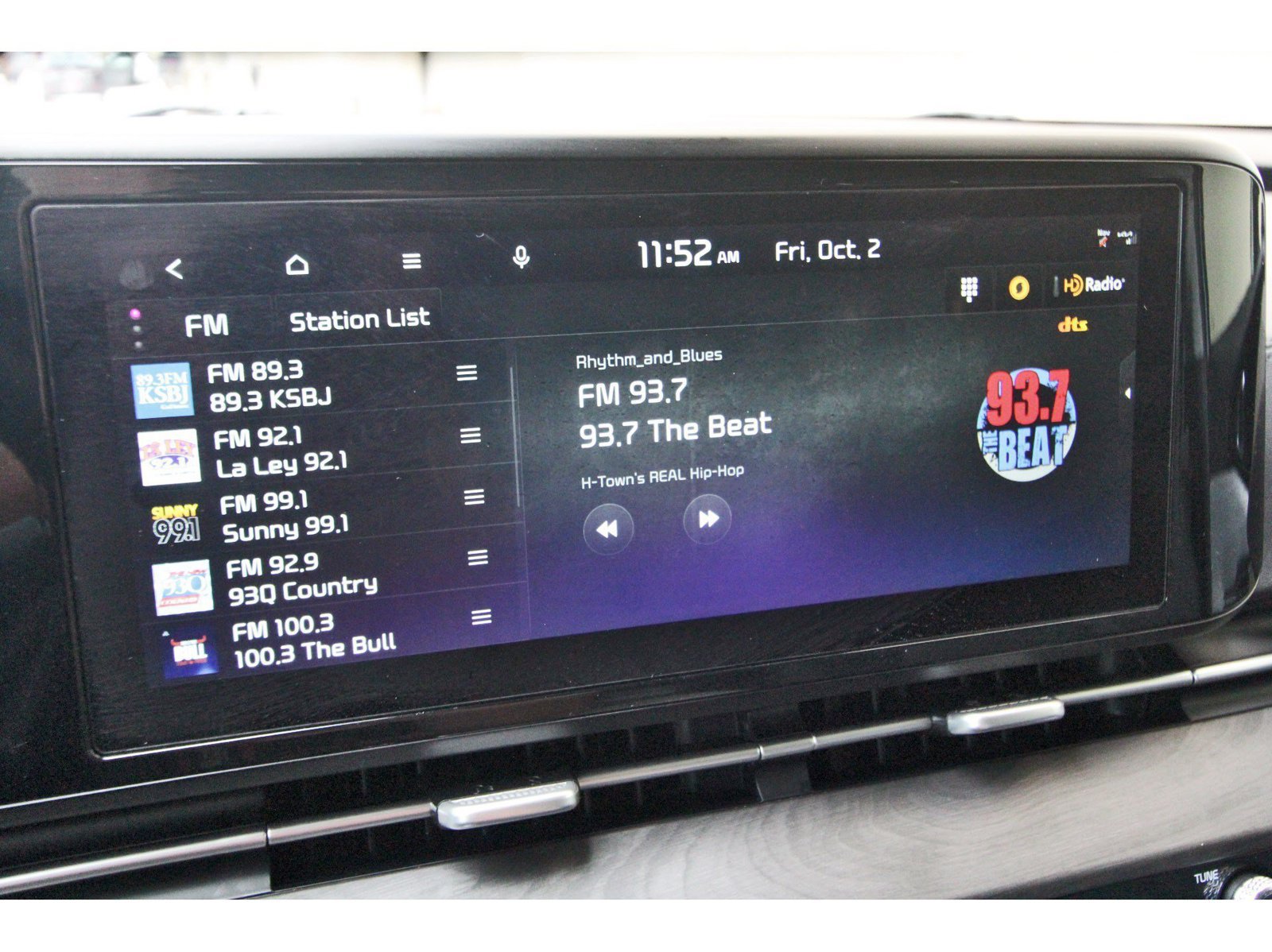 Used 2024 Kia Carnival EX FWD image 25