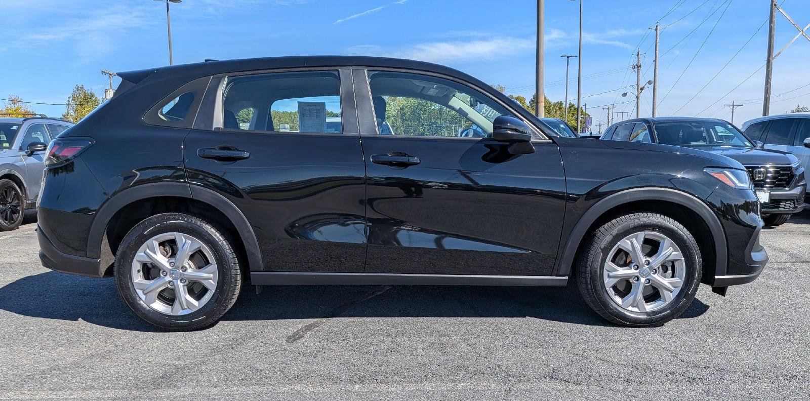 Certified 2025 Honda HR-V LX image 5