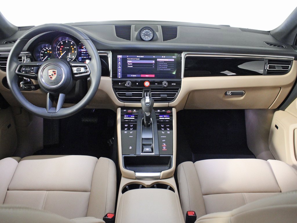 Certified 2025 Porsche Macan image 19
