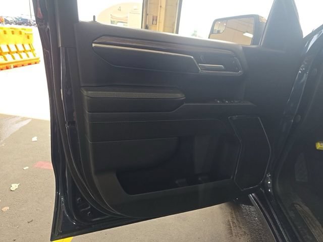 Used 2023 Chevrolet Silverado 1500 LT AWD/4WD image 15