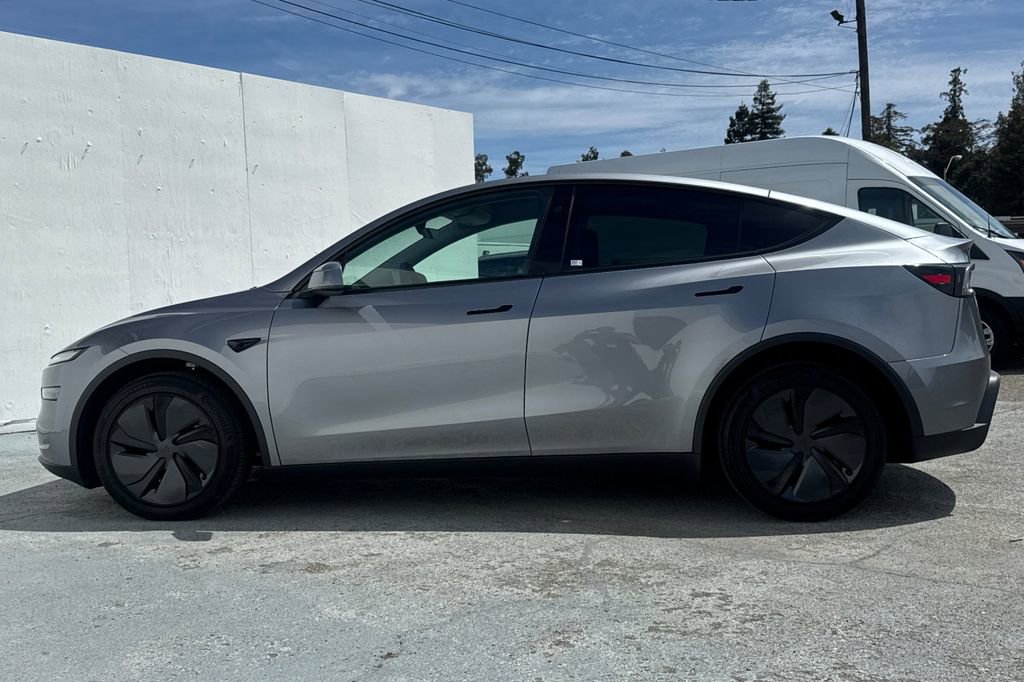 Used 2026 Tesla Model Y Long Range AWD/4WD image 6