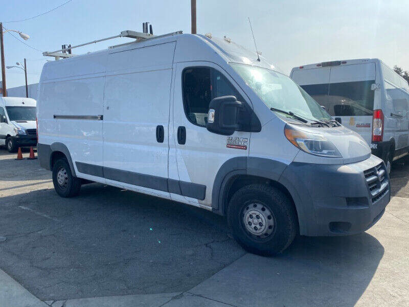 Used 2018 RAM ProMaster 2500 w/ Mopar Trailer Tow Group FWD image 1