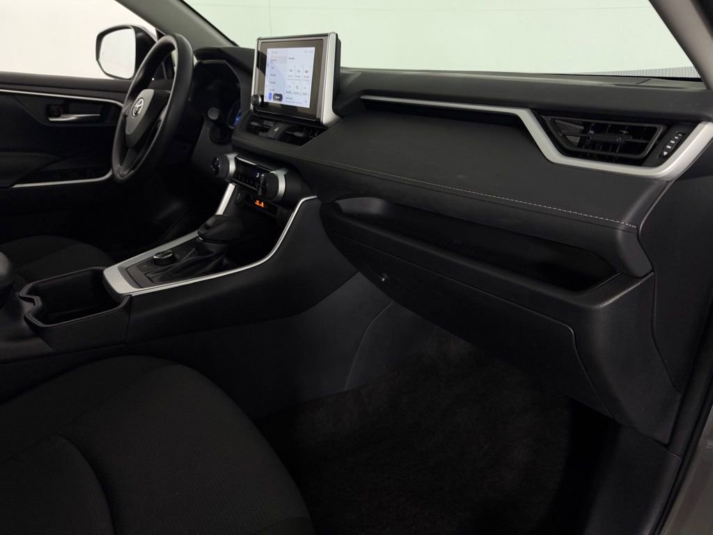 Used 2025 Toyota RAV4 XLE image 30