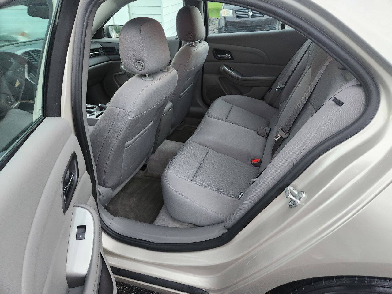 Used 2015 Chevrolet Malibu LS FWD image 10