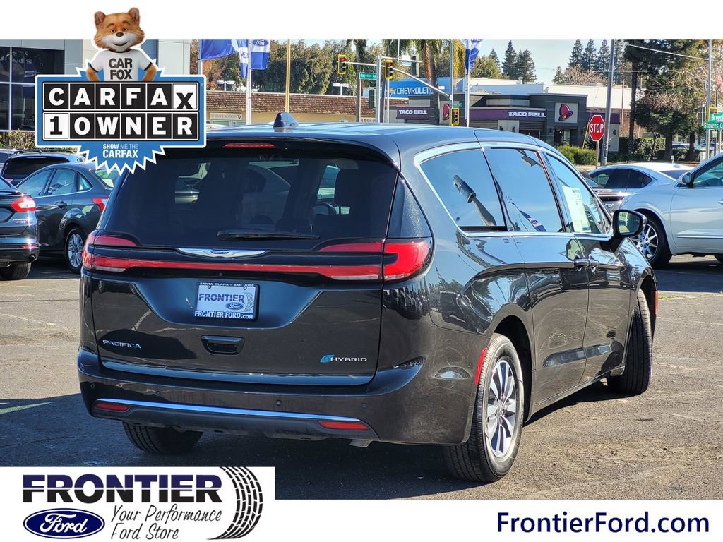 Used 2023 Chrysler Pacifica Touring-L image 5