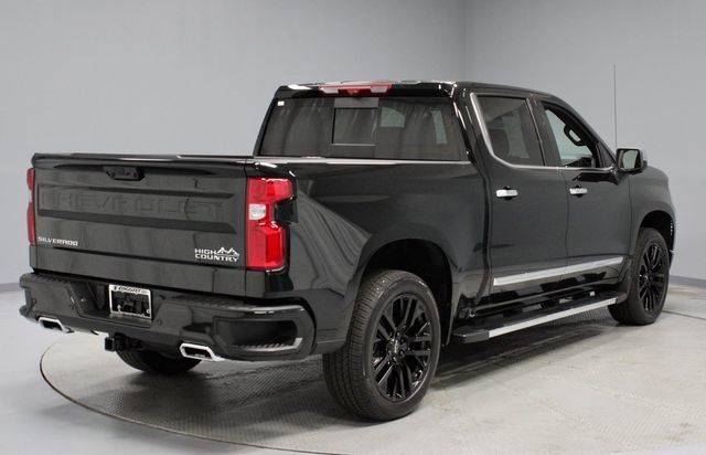 Used 2025 Chevrolet Silverado 1500 High Country w/ Technology Package image 13