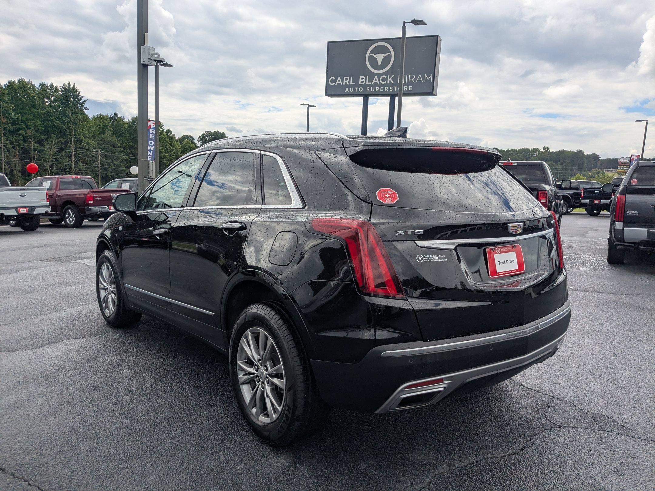 Used 2023 Cadillac XT5 Premium Luxury w/ LPO, Floor Liner Package FWD image 7