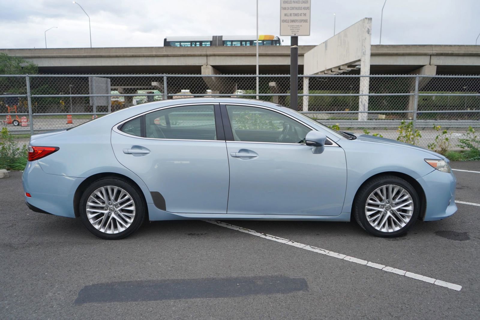 Used 2013 Lexus ES 350 image 25