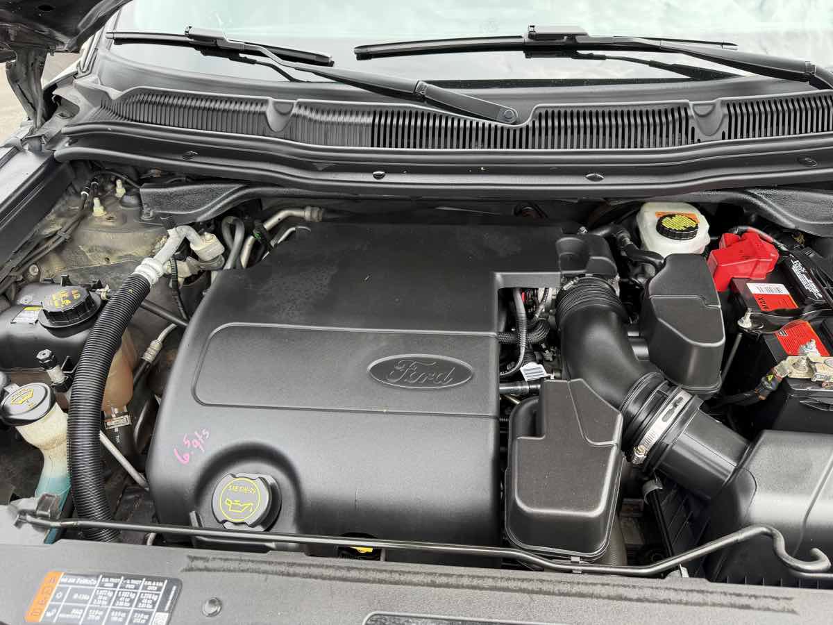 Used 2016 Ford Explorer XLT w/ Equipment Group 202A AWD/4WD image 23