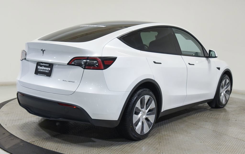 Used 2023 Tesla Model Y Long Range image 13