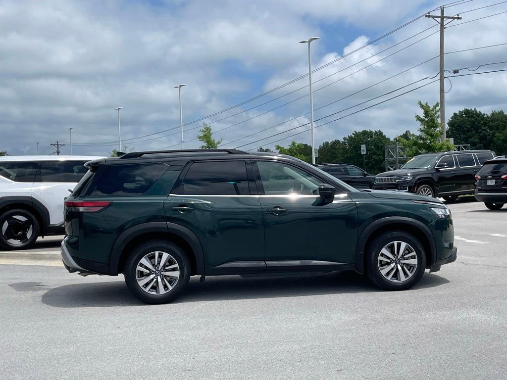 Used 2022 Nissan Pathfinder SL FWD image 8