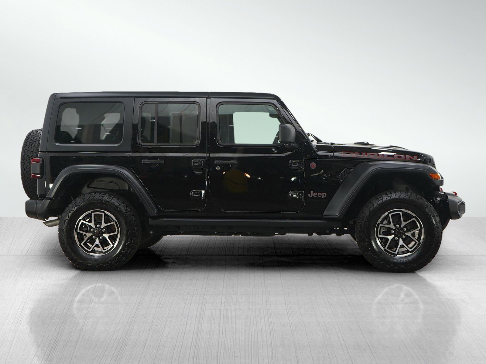 Used 2025 Jeep Wrangler Unlimited Rubicon w/ Dual Top Group AWD/4WD image 6