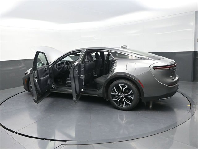 Used 2023 Toyota Crown XLE image 39