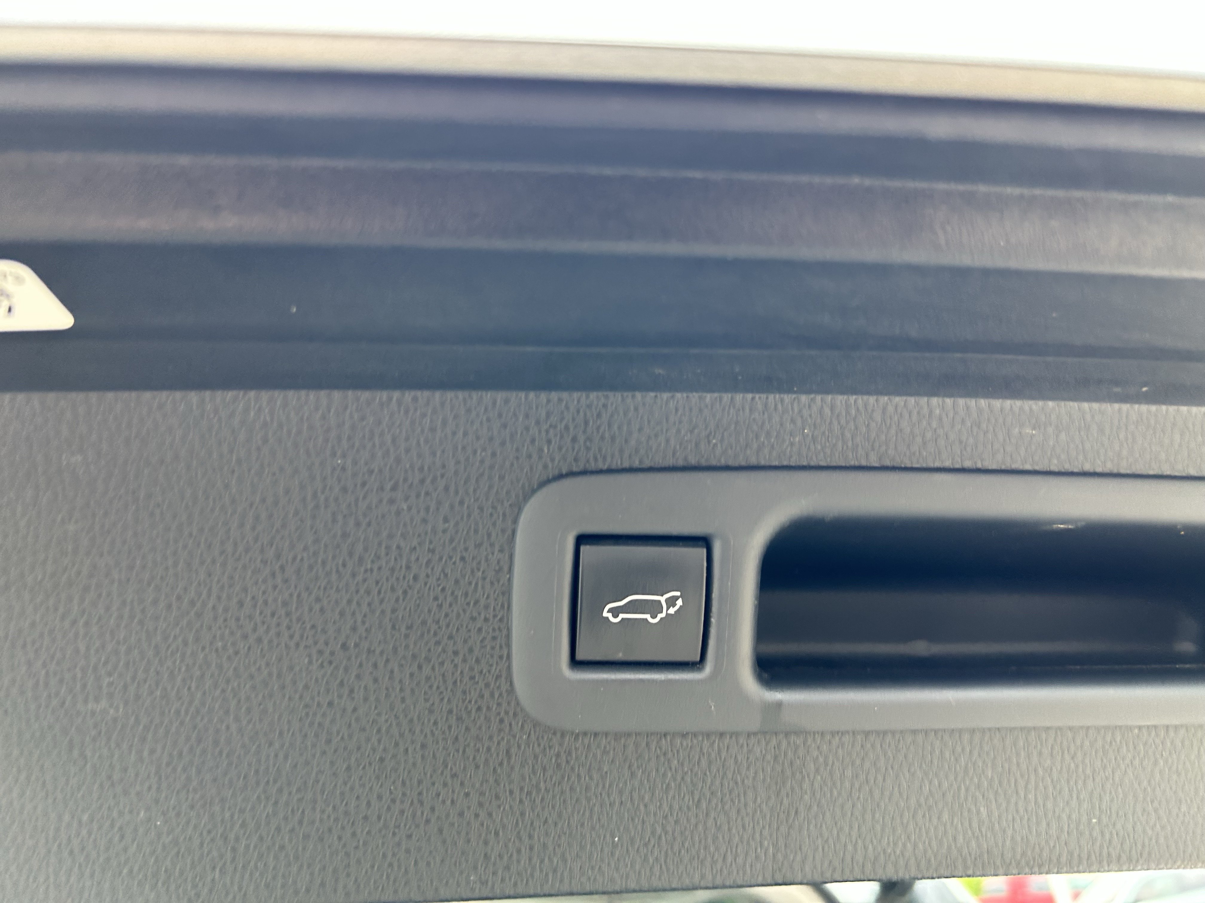 Certified 2020 Toyota Highlander XLE AWD/4WD image 22