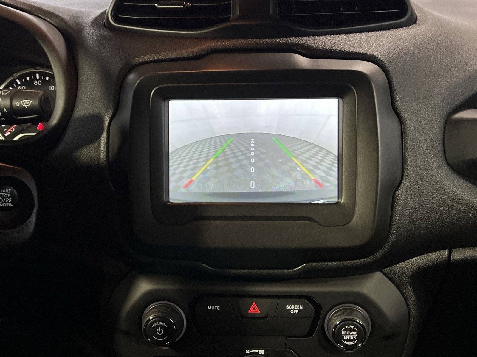 Used 2020 Jeep Renegade Latitude AWD/4WD image 19