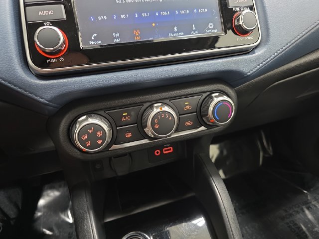 Used 2025 Nissan Versa SV FWD image 24