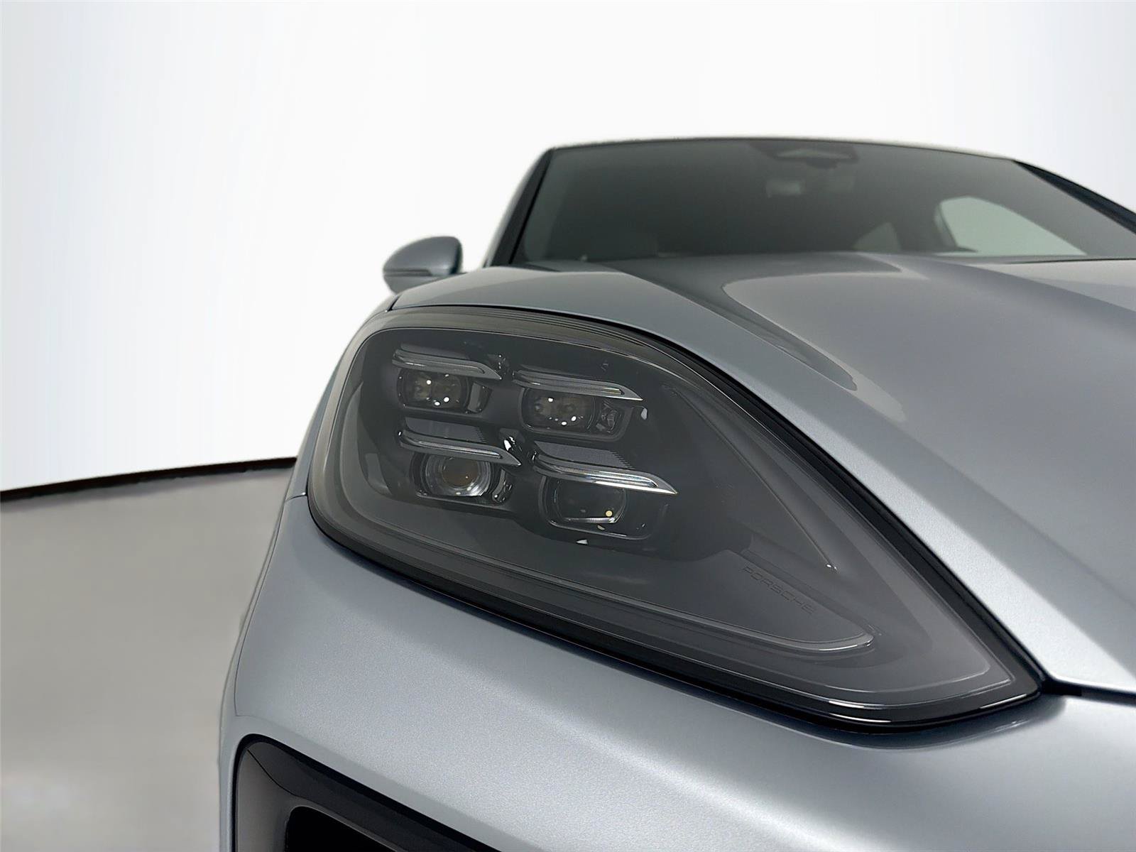 New 2026 Porsche Cayenne Coupe AWD/4WD image 30