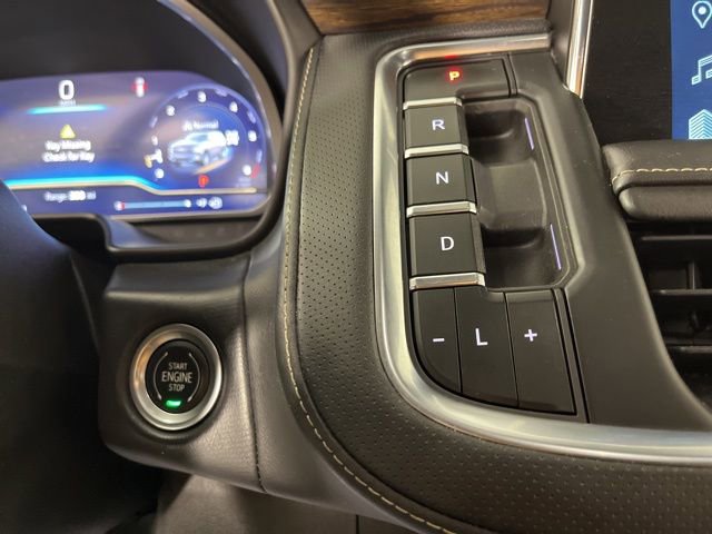 Used 2023 Chevrolet Suburban Premier image 27