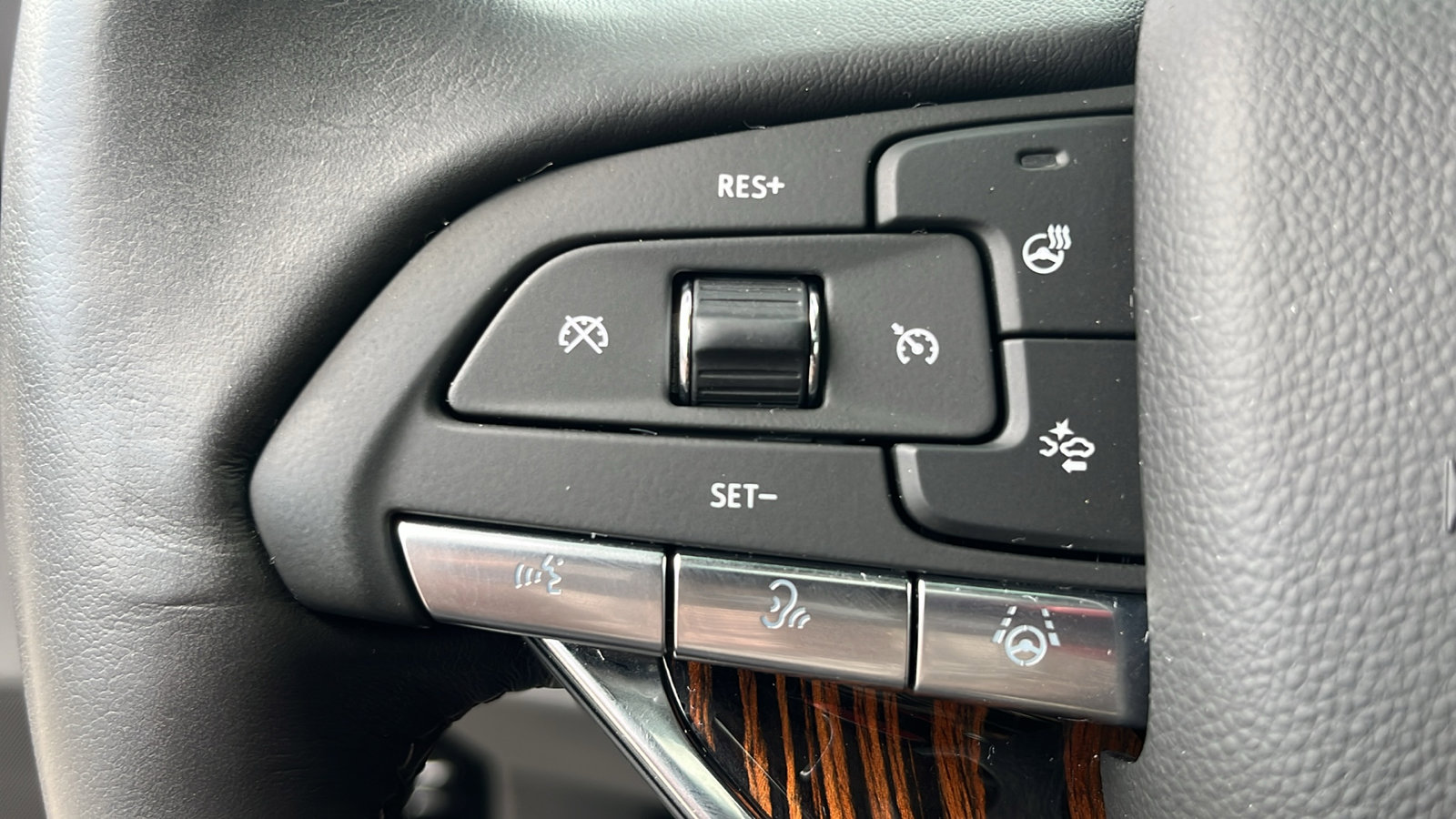 New 2024 Cadillac Escalade Premium Luxury image 41